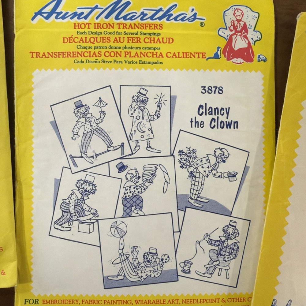 9- Vintage Aunt Martha's Hot Iron Transfers Embroidery Textile Painting Wearable - Picture 3 of 10